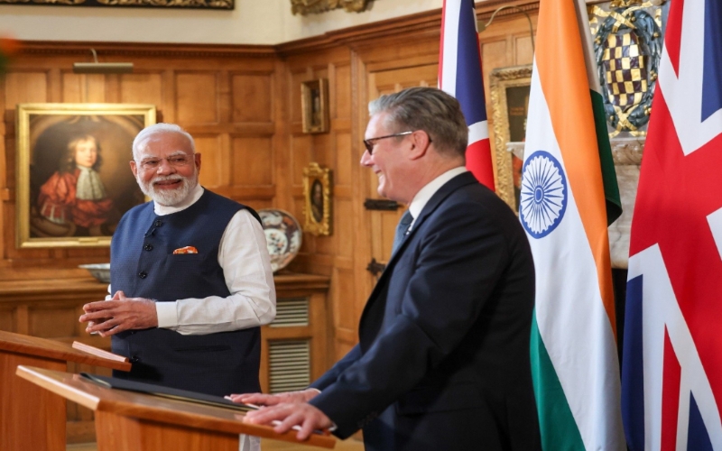 UK Universities भारत में खोलने को लेकर सहमति: एम नरेंद्र मोदी और ब्रिटिश पीएम किर स्टार्मर की फोटो
